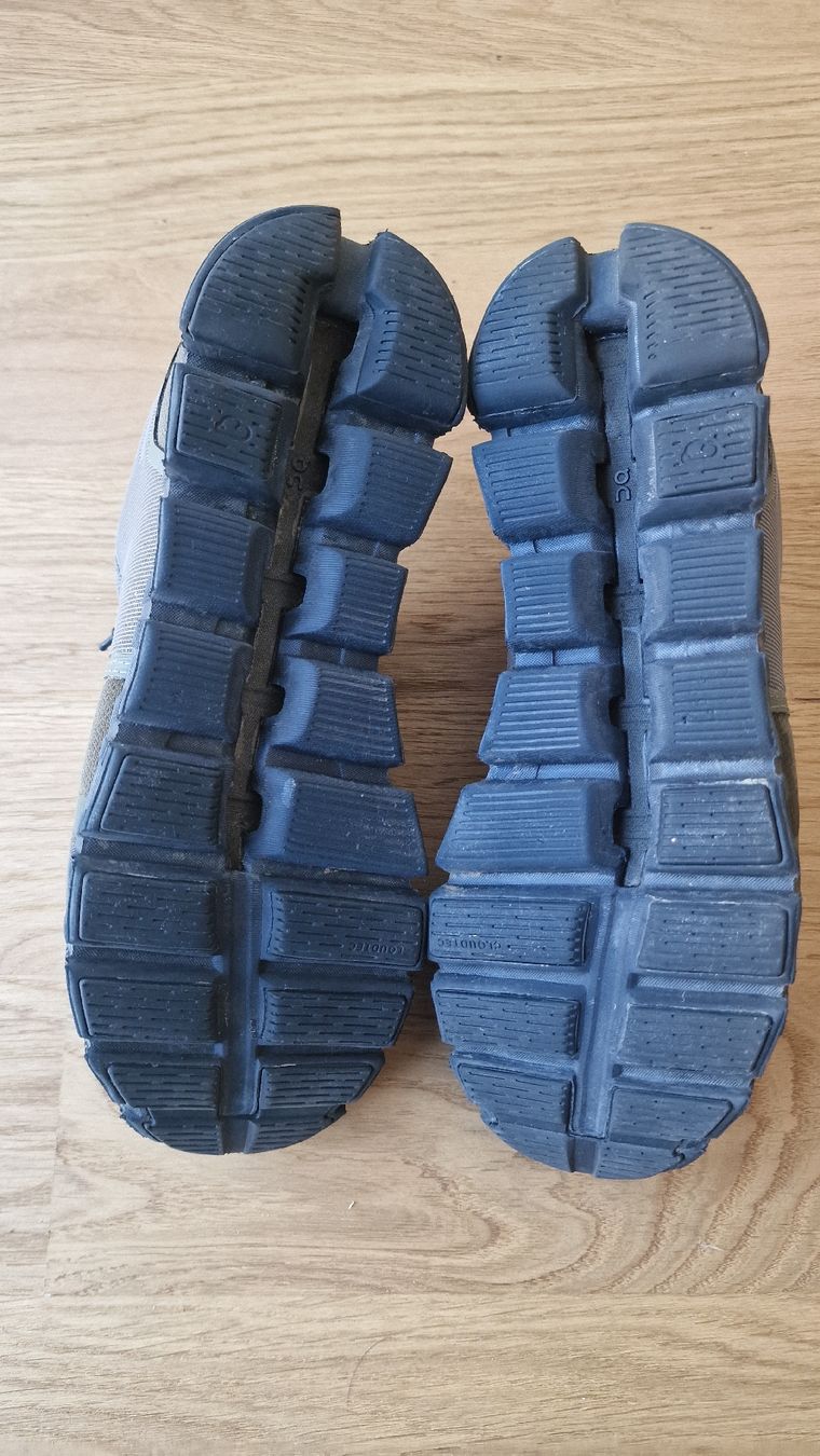 On Chaussures hommes: On Cloud Olive Waterproof Grösse 41 – D'occasion à Gümligen par koo_95tf 1
