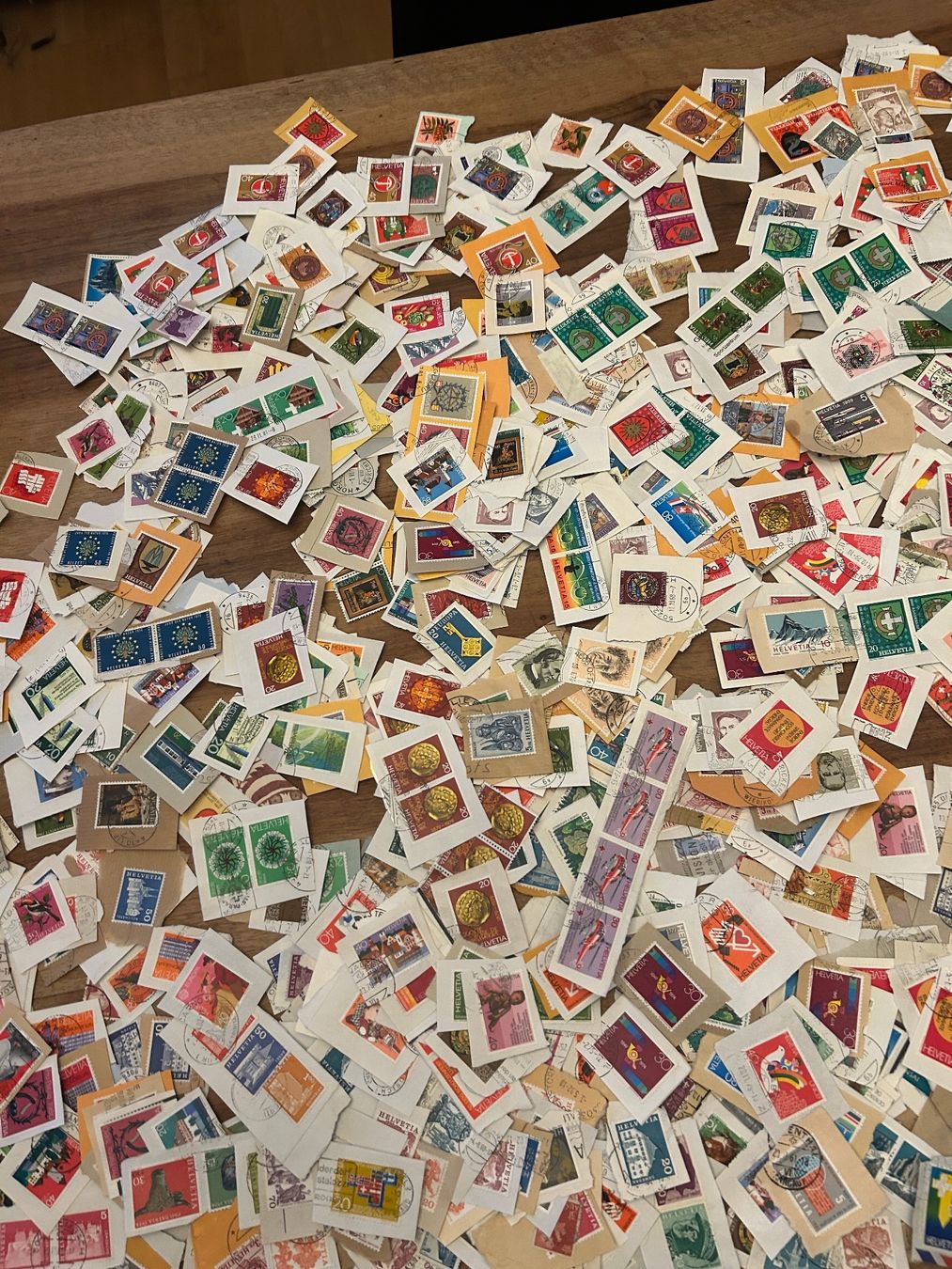 Tutti i francobolli: Schweizer Briefmarken zum Abnehmen – Usato da Unterentfelden venduto da goodproducts 2