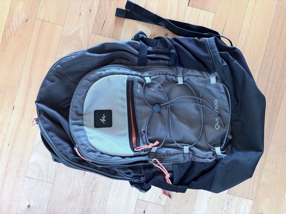 Zaino Quechua 22 XC, ottimo per escursioni primaverili (Usato) a