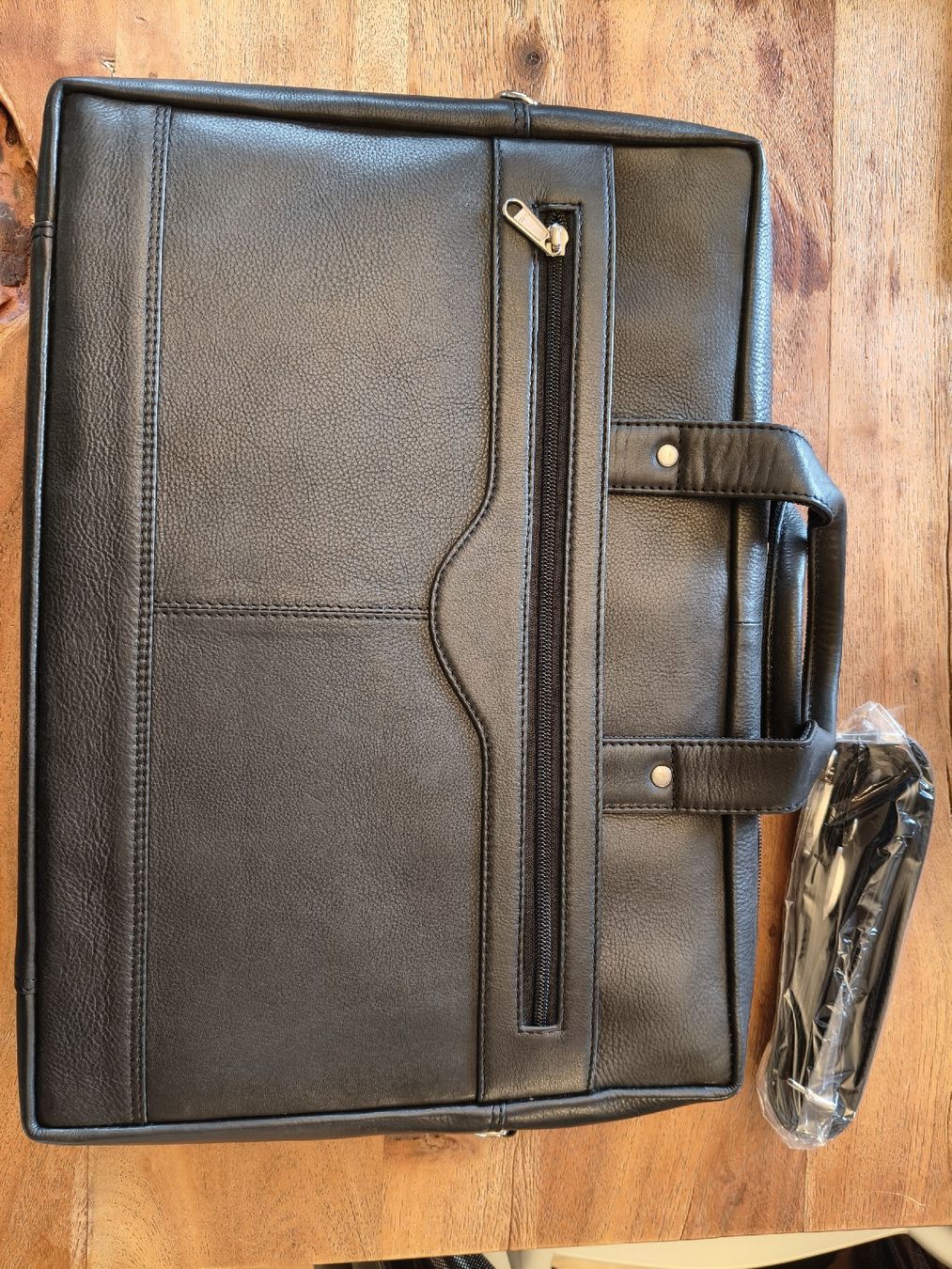 Borse: Laptoptasche Leder – Nuovo e nell'imballaggio originale da Bern venduto da renetheone