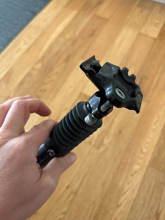 Pezzi di ricambio: Sattelstutz gefedert 27.2 mm Durchmesser, 36 cm lang – Usato da Zug venduto da LuciaC. 3
