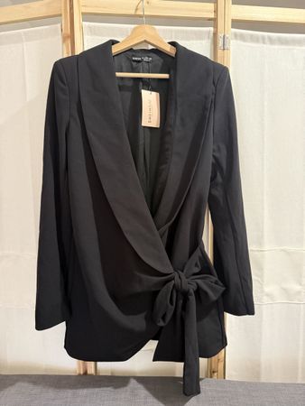 Shein Blazer schwarz mit Bindegürtel Grösse L neu
