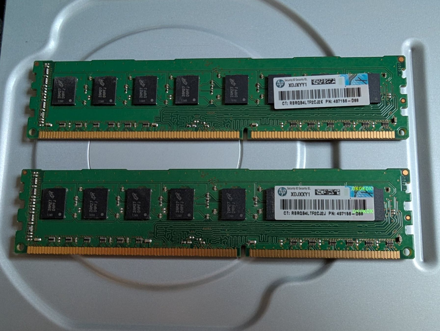 Hewlett Packard Mémoires / RAM: Zwei 4GB 2RX8 RAM Speicherkarten – D'occasion à Sempach par Pascinho 1