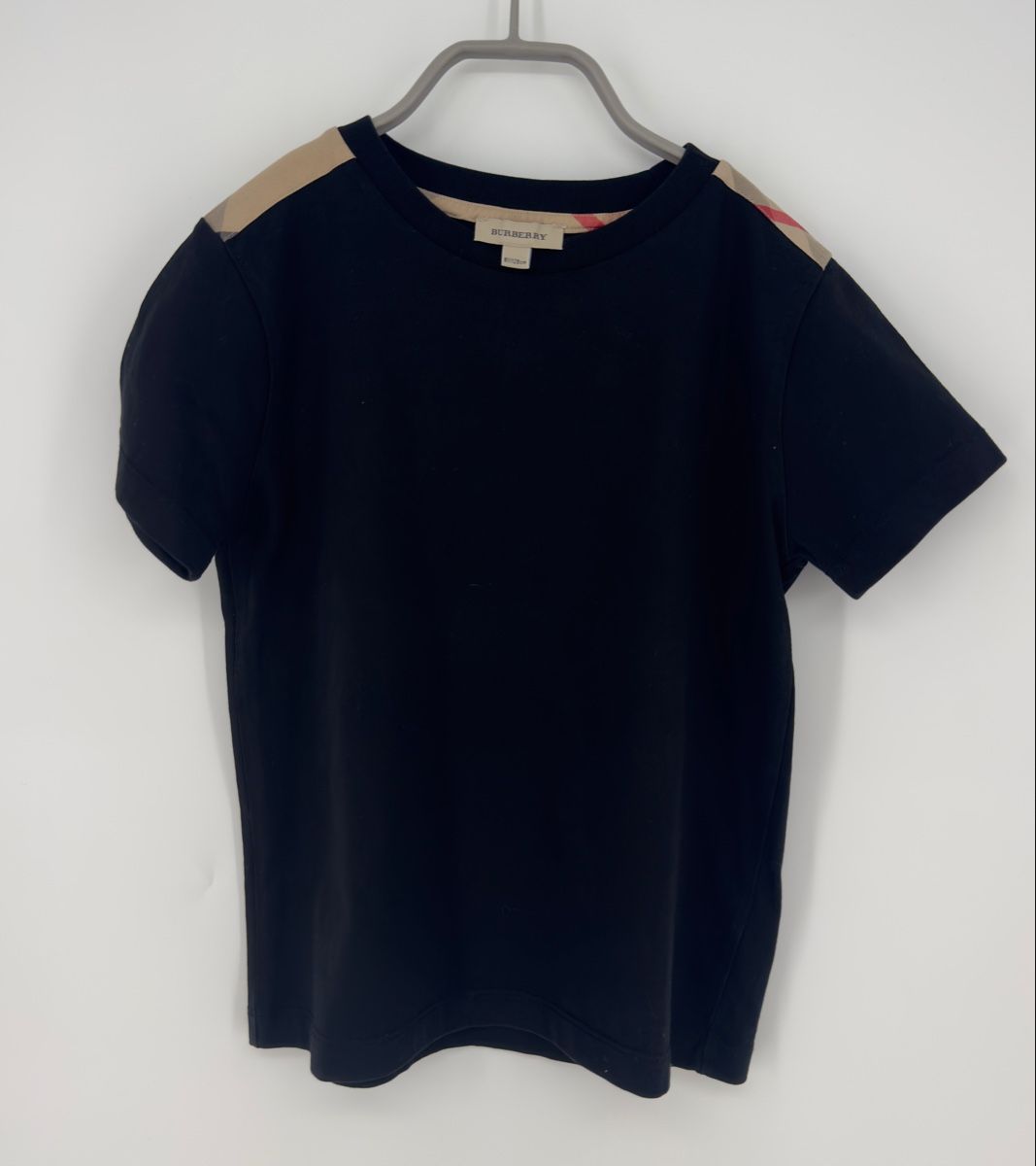 Burberry Camicie, T-shirt & Polo: # BOY - T-Shirt Gr. 128 - BURBERRY # – Usato da Bolligen venduto da secondhand-with-love