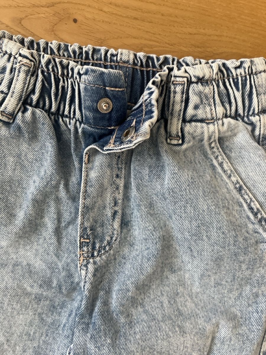 H&M Pantaloni: Weite Jeans H&M Grösse 104 – Usato da Recherswil venduto da ch0_y9gb 4