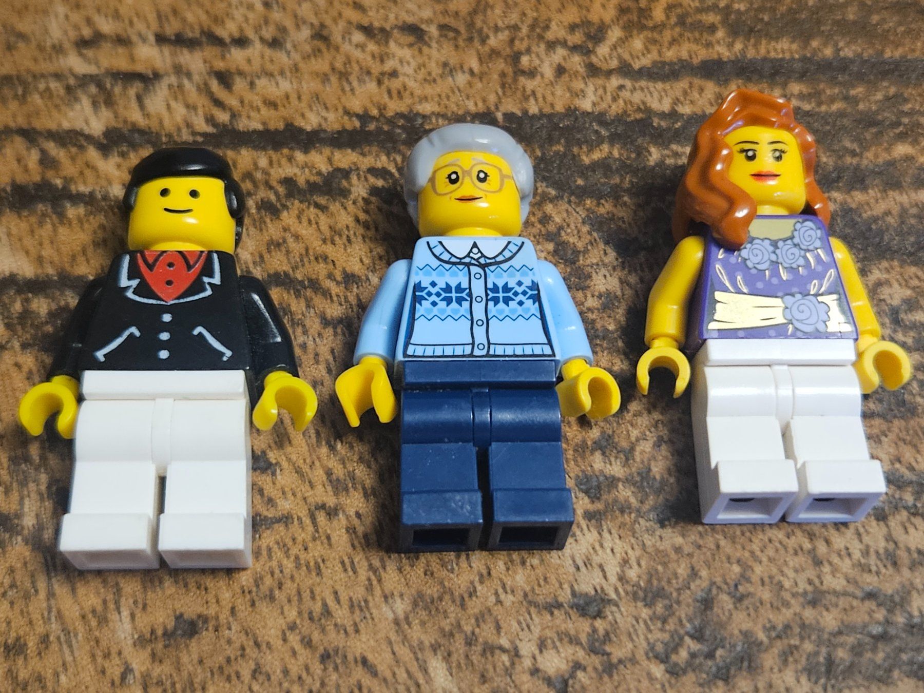 Lego Kit di costruzioni: lego lot de 3 figurines – Usato da Confignon venduto da Ecrofigs