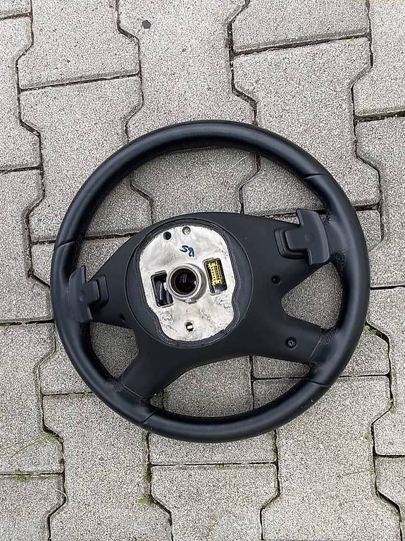 Tutti pezzi di ricambio auto: Volant Mercedes E classe – Usato da Delémont venduto da Ermal_be 1
