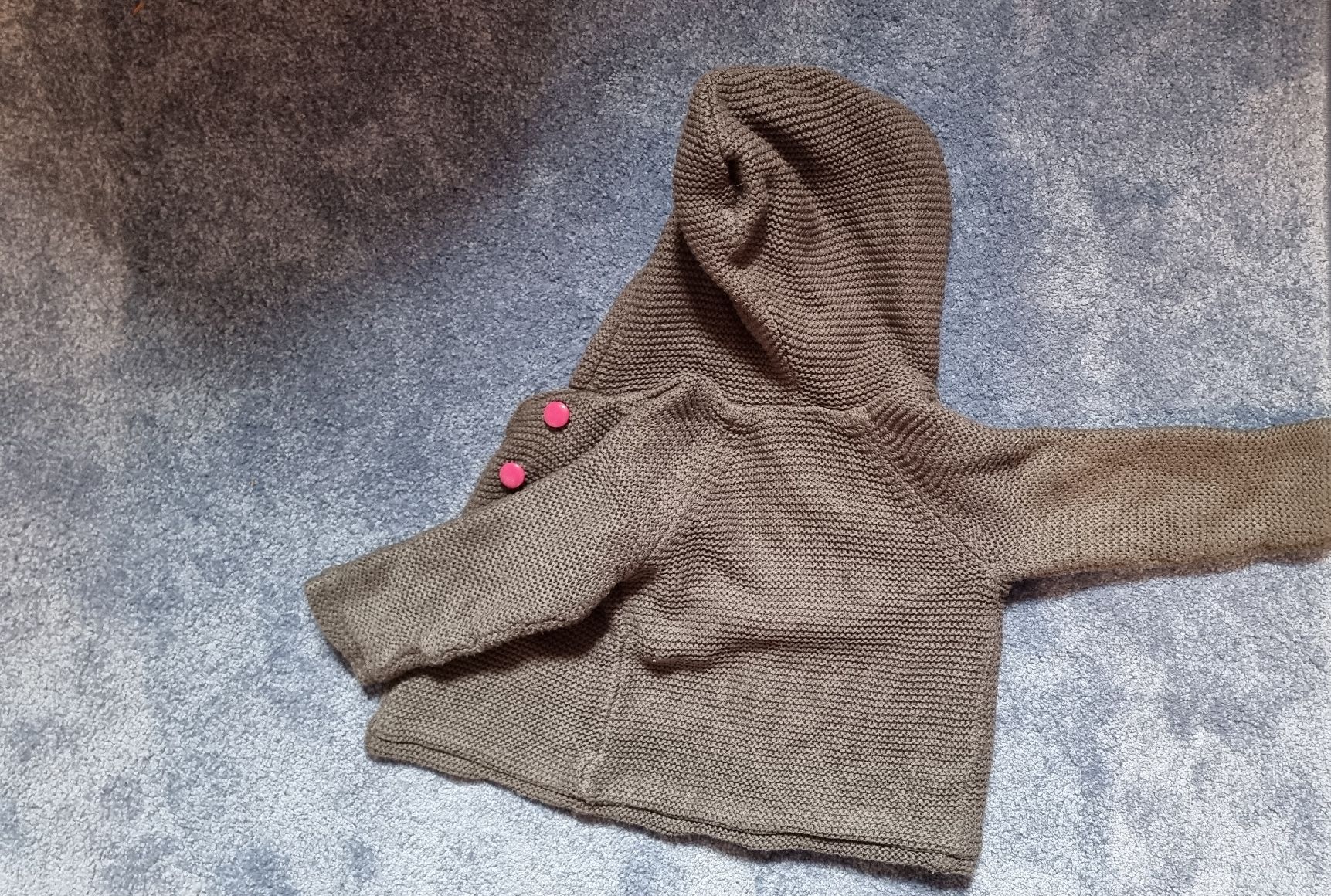 Giacche & Cappotti: Strickjacke mit Kapuze, Grösse 6-12 Monate! – Usato da Feusisberg venduto da nijasci 2