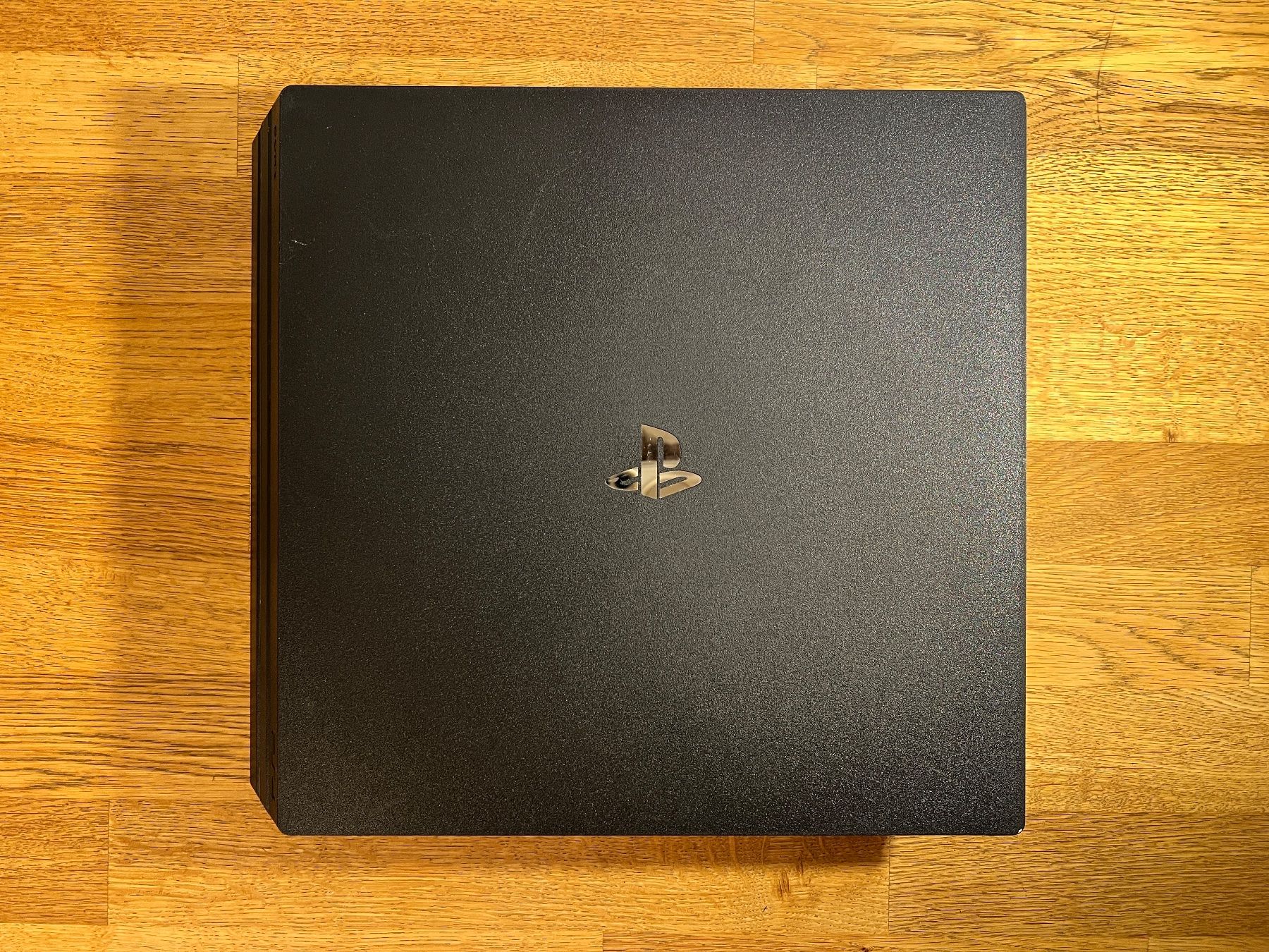 Sony Konsolen: Playstation 4 Pro 1TB – Gebraucht aus Bremgarten b. Bern von Zwiebelbr0t