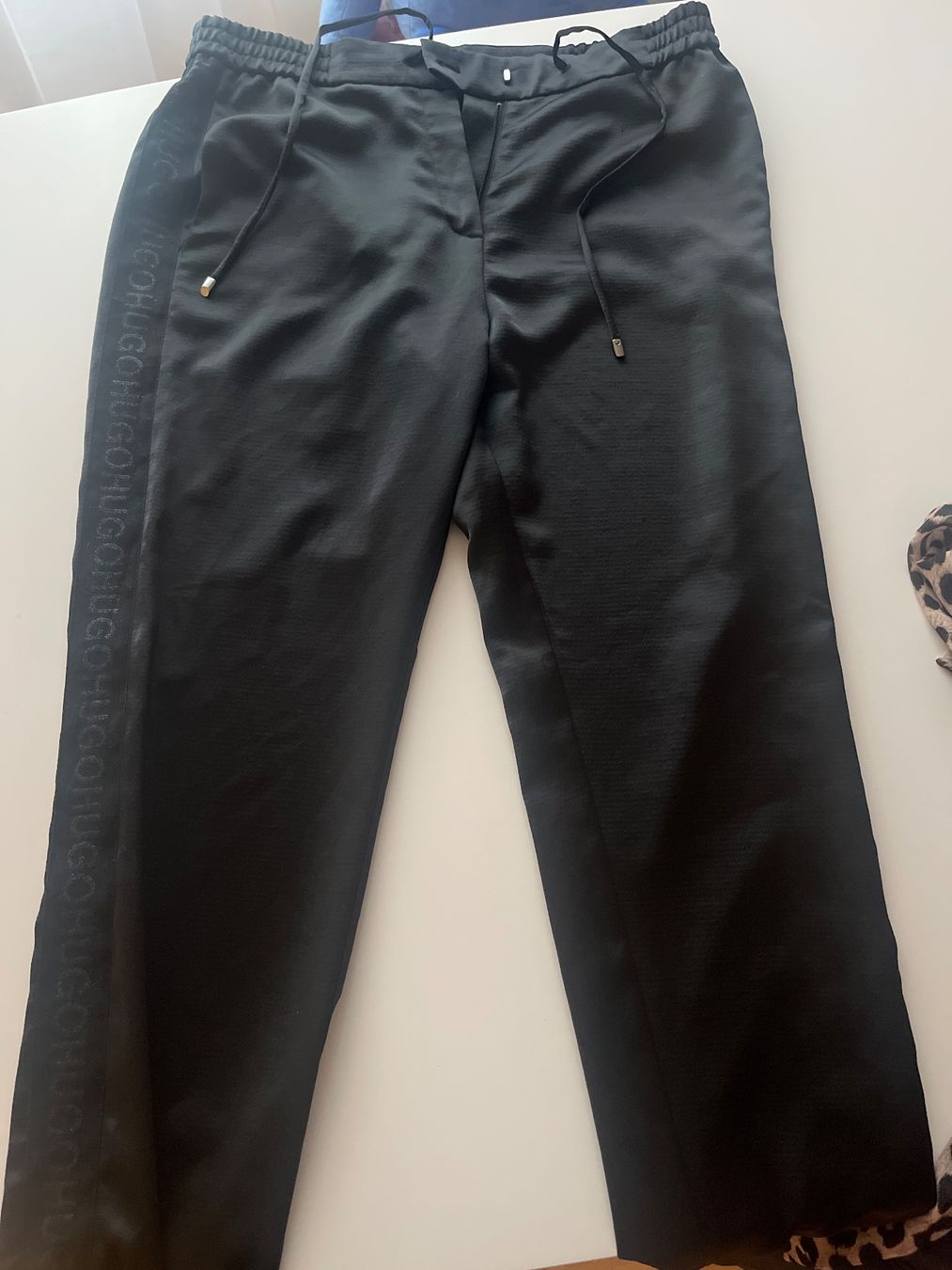 Pantaloni: Hose von Hugo – Usato da Wetzikon ZH venduto da Jeannette022