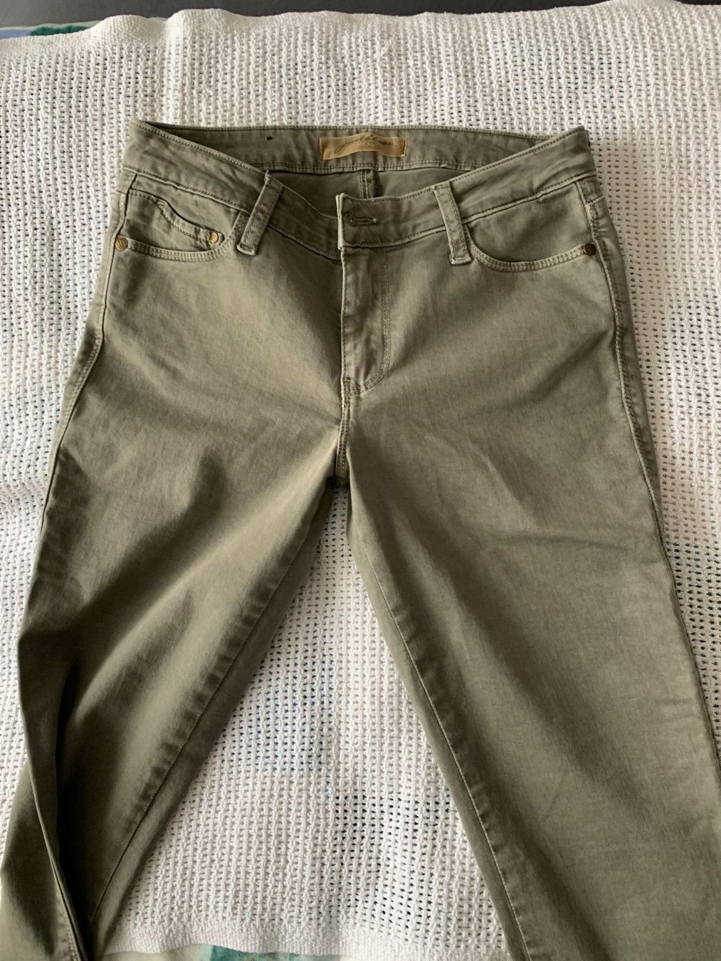 Pantaloni: Tolle Mädchen Jeans schmal geschnitten – Usato da Waltenschwil venduto da pipapo71 2