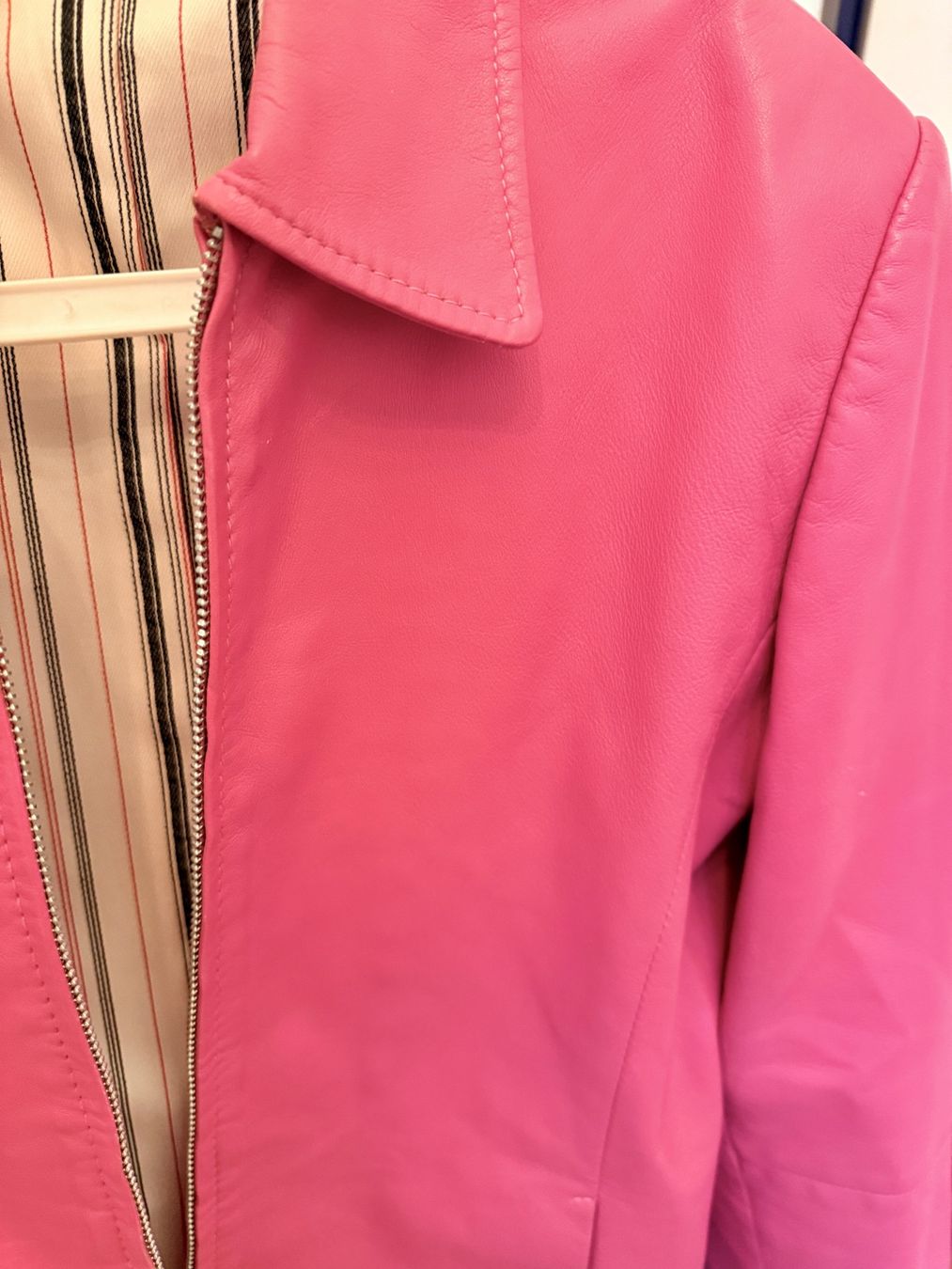 Jacken: Rosa Lederjacke – Gebraucht aus Genève von mar_g5r2 5