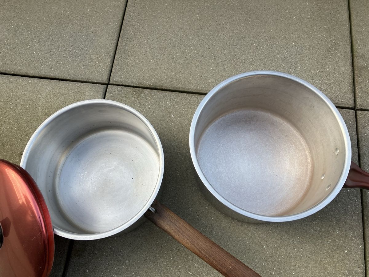 Padelle: 2 alte Aluminium Pfannen – Usato da Willisau venduto da son_lq7g 1