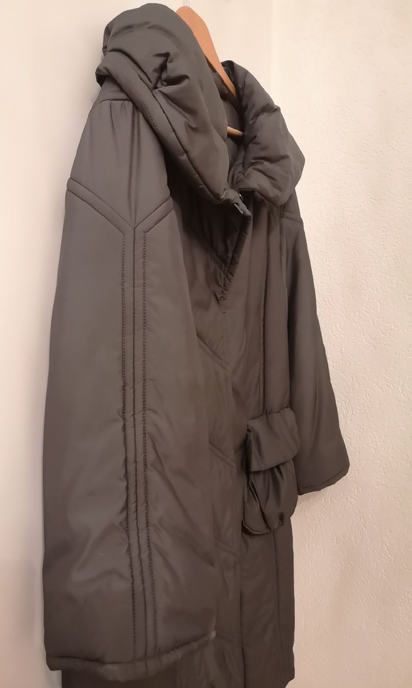 Cappotti: Winter-Mantel grau Gr. 46 - Spendenaktion – Nuovo (secondo la descrizione) da Unterkulm venduto da Beljasch 2