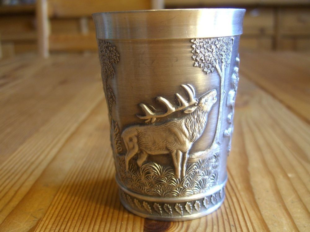 2 sehr schöne Relief Becher, Fein Zinn (Gebraucht) in Winterthur für ...