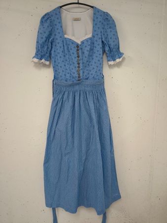 Dirndl / Tracht mit Schürze von Landhaus 38