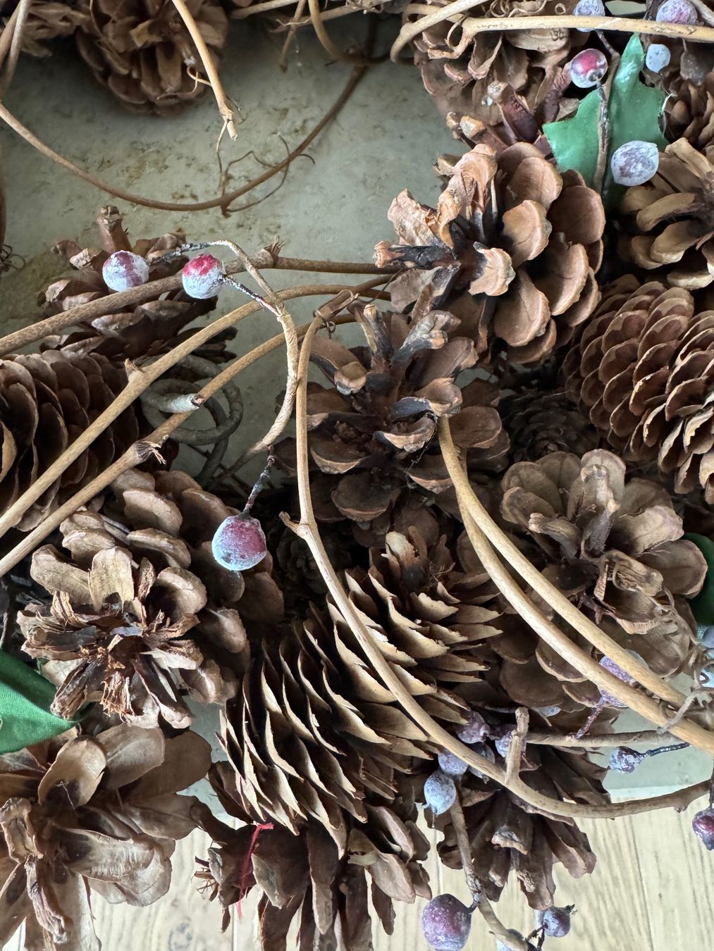 Toutes les décorations: Weihnachtskranz mit echten Tannenzapfen 40 cm Durchmesser – D'occasion à Kirchdorf AG par coco123 3