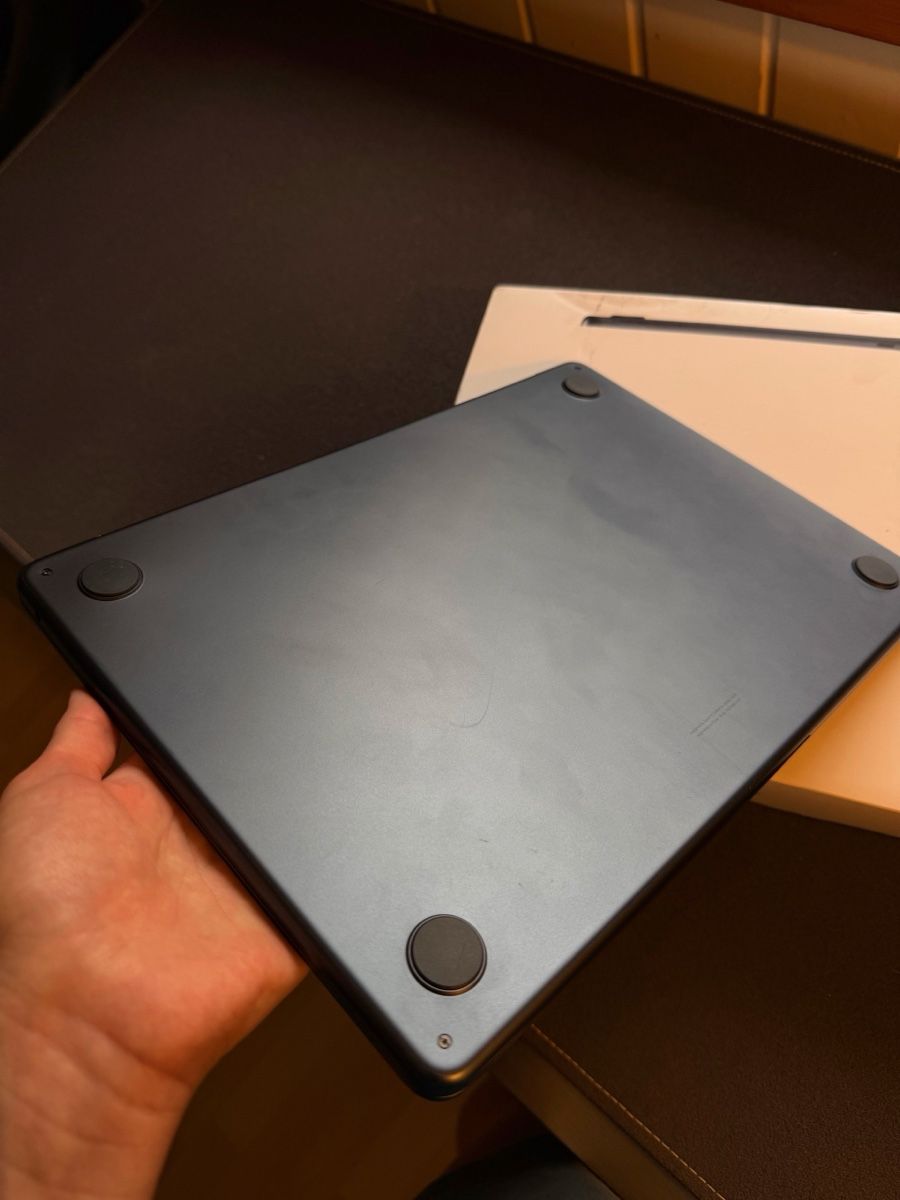 Apple Notebook: MacBook Air m2 2022 13,6 256gb – Usato da Le Sentier venduto da dar_hb62 3