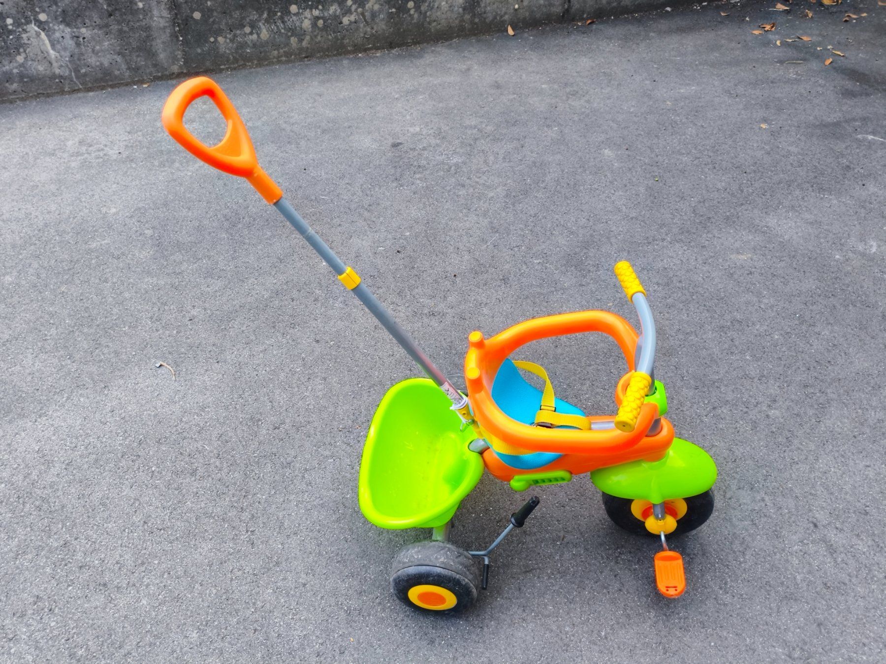 Veicoli per bambini: Dreirad mit Schiebestange – Usato da Sursee venduto da lou19 1