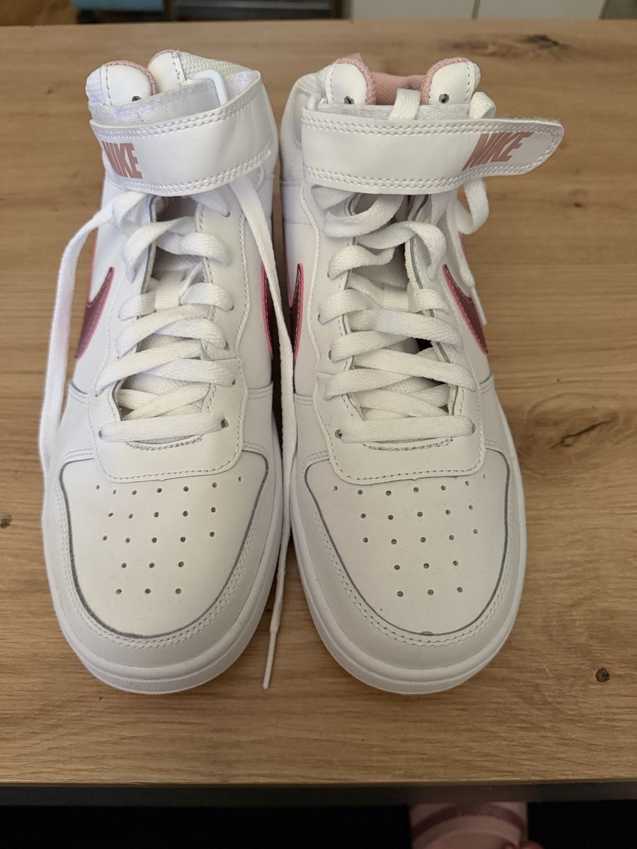 Nike Damenschuhe: Nike Schuhe – Neu (gemäss Beschreibung) aus Wynau von rem_5tpw 1