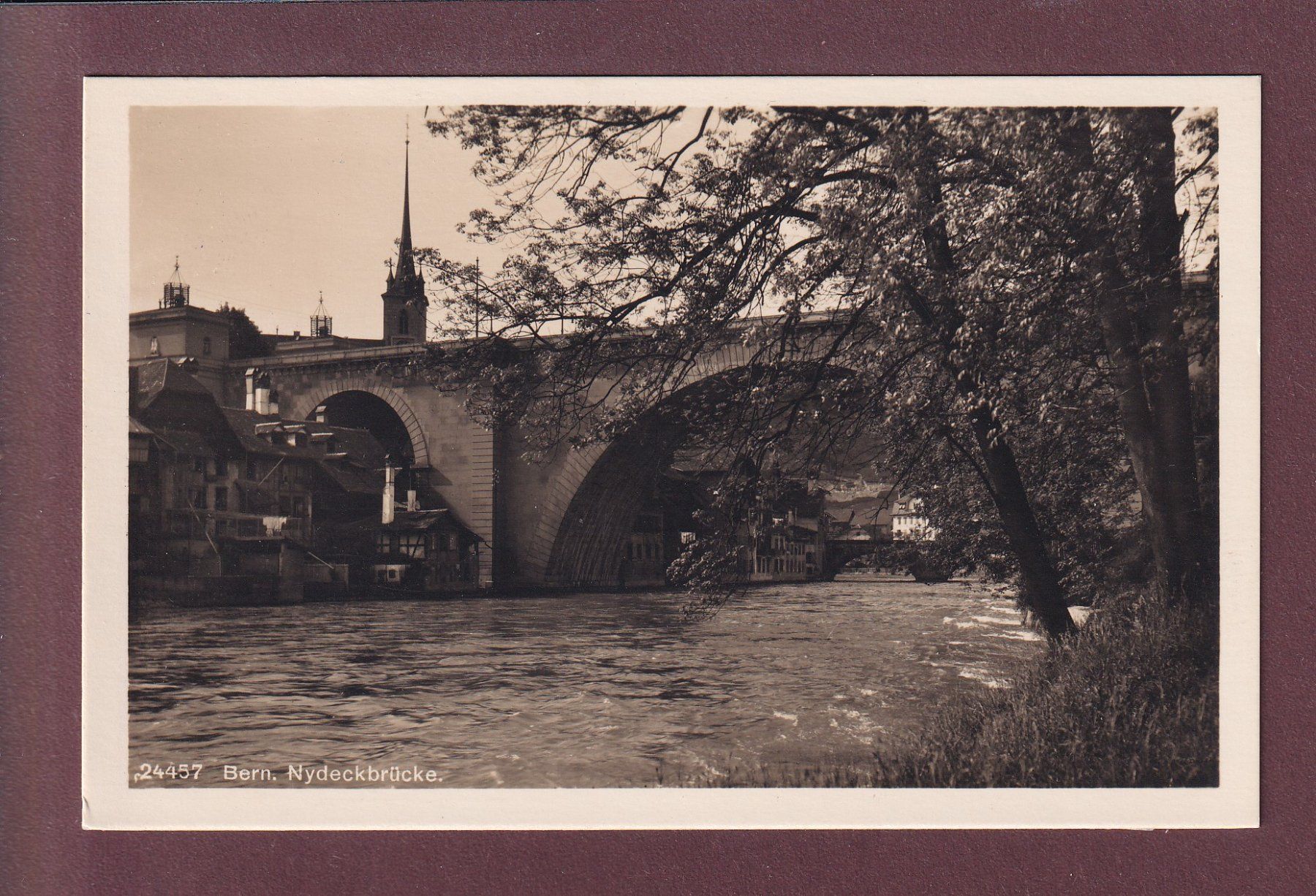 Cartoline postali: BERN - Nydeckbrücke – Usato da Pully venduto da nicecards
