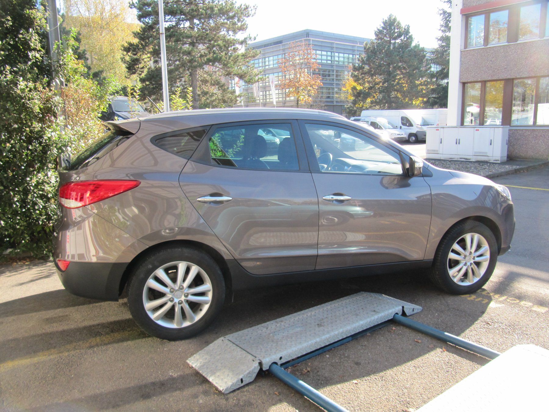 Hyundai Automobili: Hyundai iX35 2.0 – Usato da Rotkreuz venduto da auto-bachmann 4