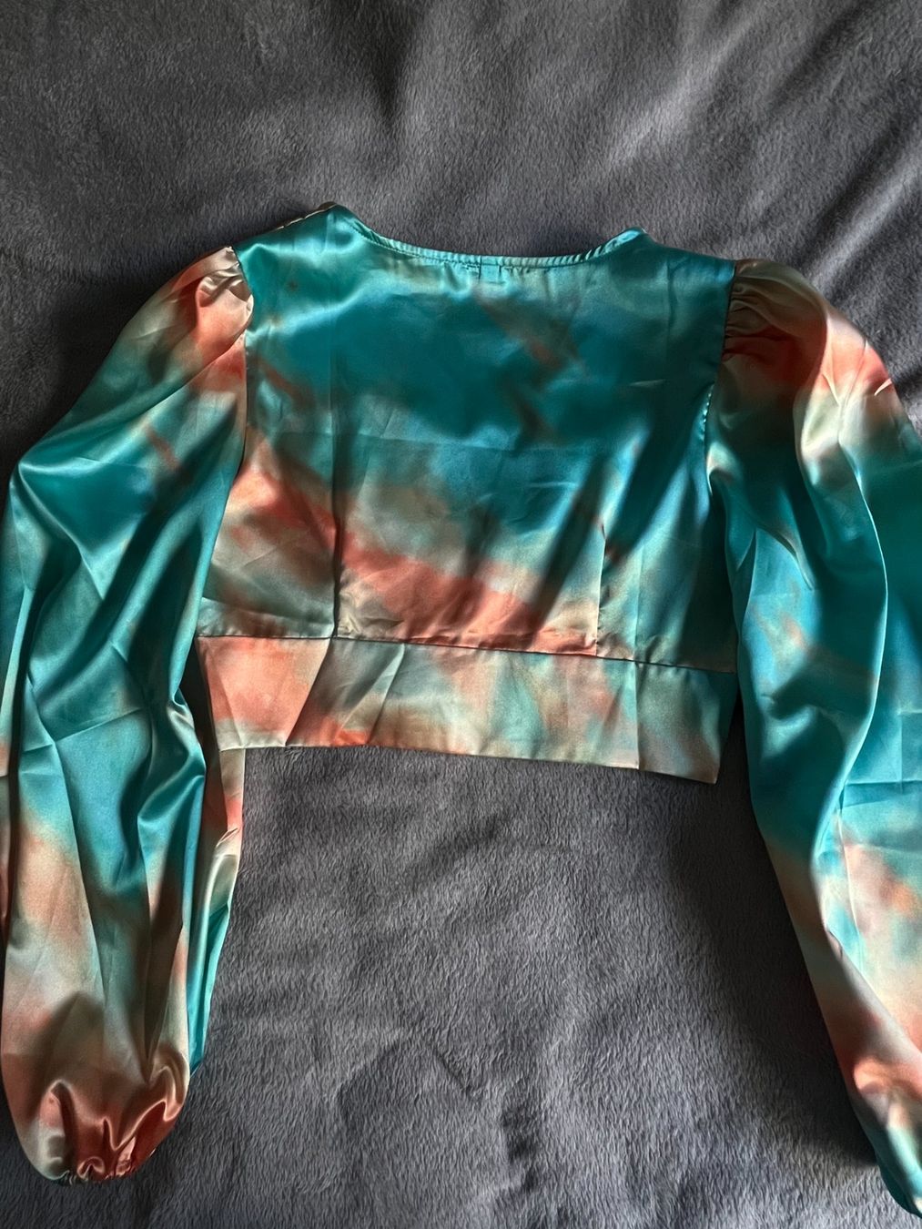 Shein Top: Chemisier satiné Tie-Dye Taille M – Usato da Sion venduto da Kitty_Kat 1