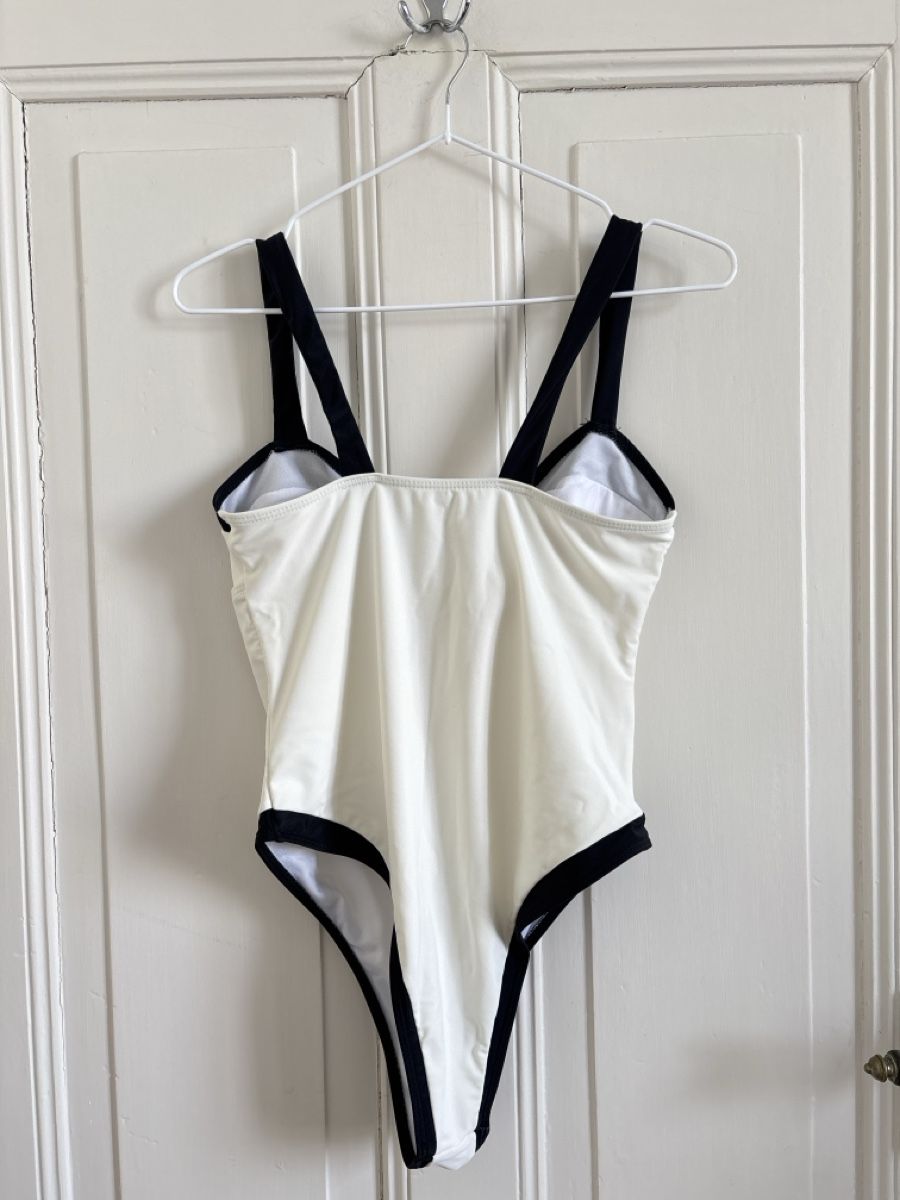 Shein Badekleider & Bikinis: Shein Elegant White Swimsuit - Size M – Neu (gemäss Beschreibung) aus Zollikon von ely.p 2