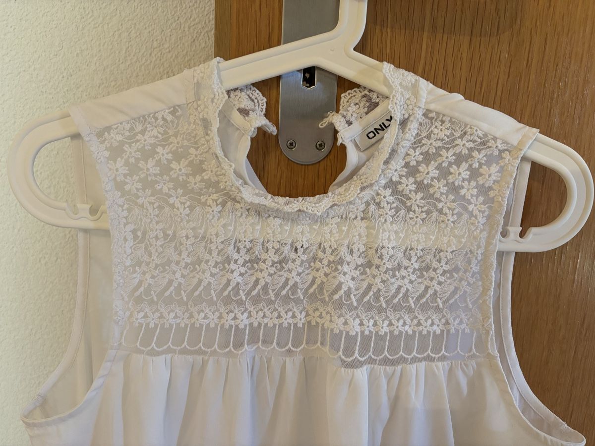 Only Top: Weisses ONLY Top mit Spitze, Grösse 38, Sommerbluse – Usato da Dielsdorf venduto da zumba93 1
