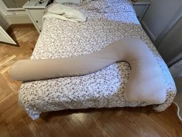 Theraline Stillkissen kaum gebraucht inkl. Ersatzüberzug