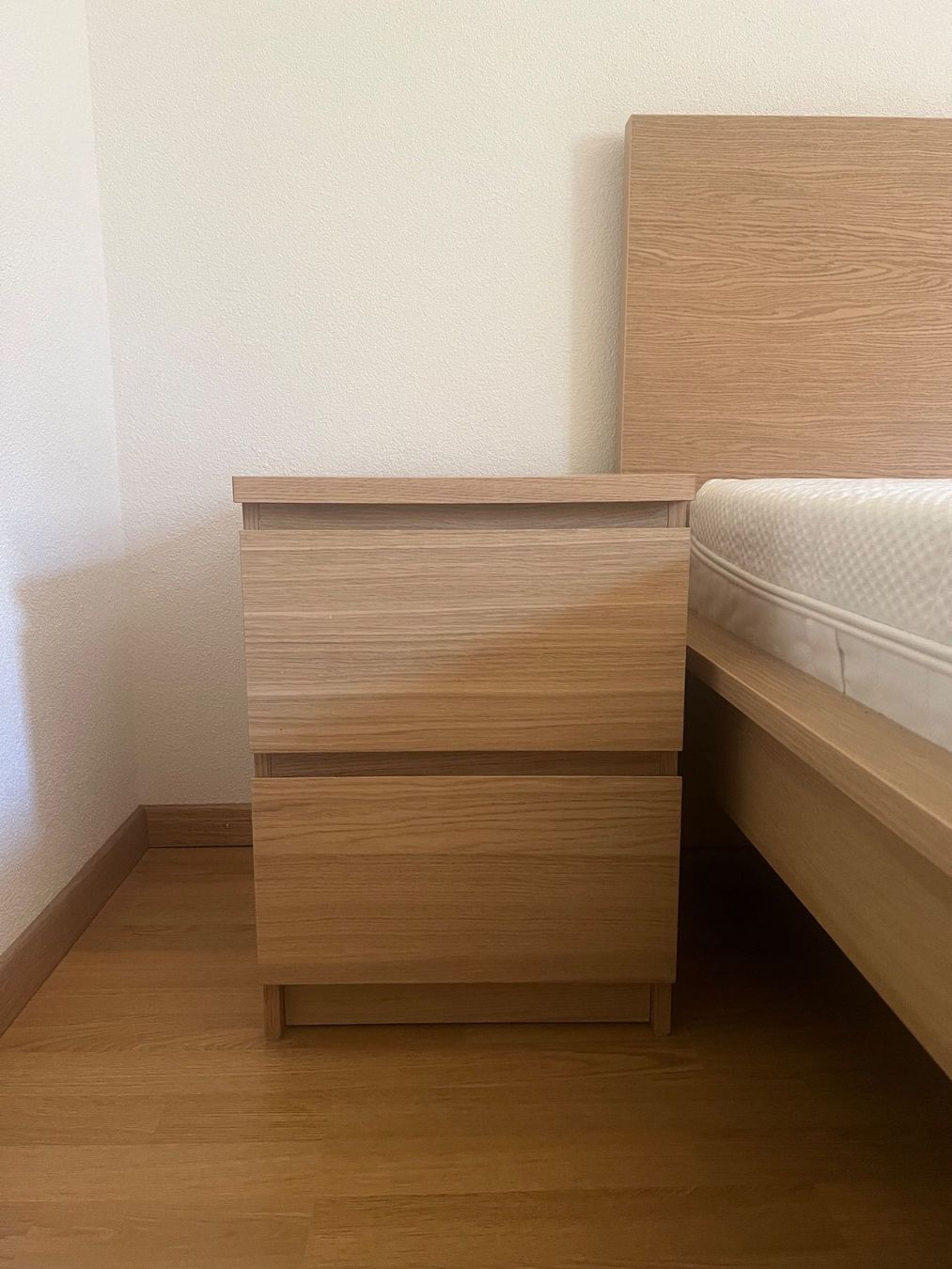 Ikea Letti: Camera da letto IKEA LINEA MALM – Usato da Zürich venduto da Ely93. 3