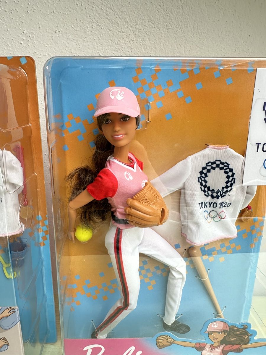 Bambole: Tokyo Olympische Spiele Barbies – Nuovo e nell'imballaggio originale da Zürich venduto da Kat_5557 4