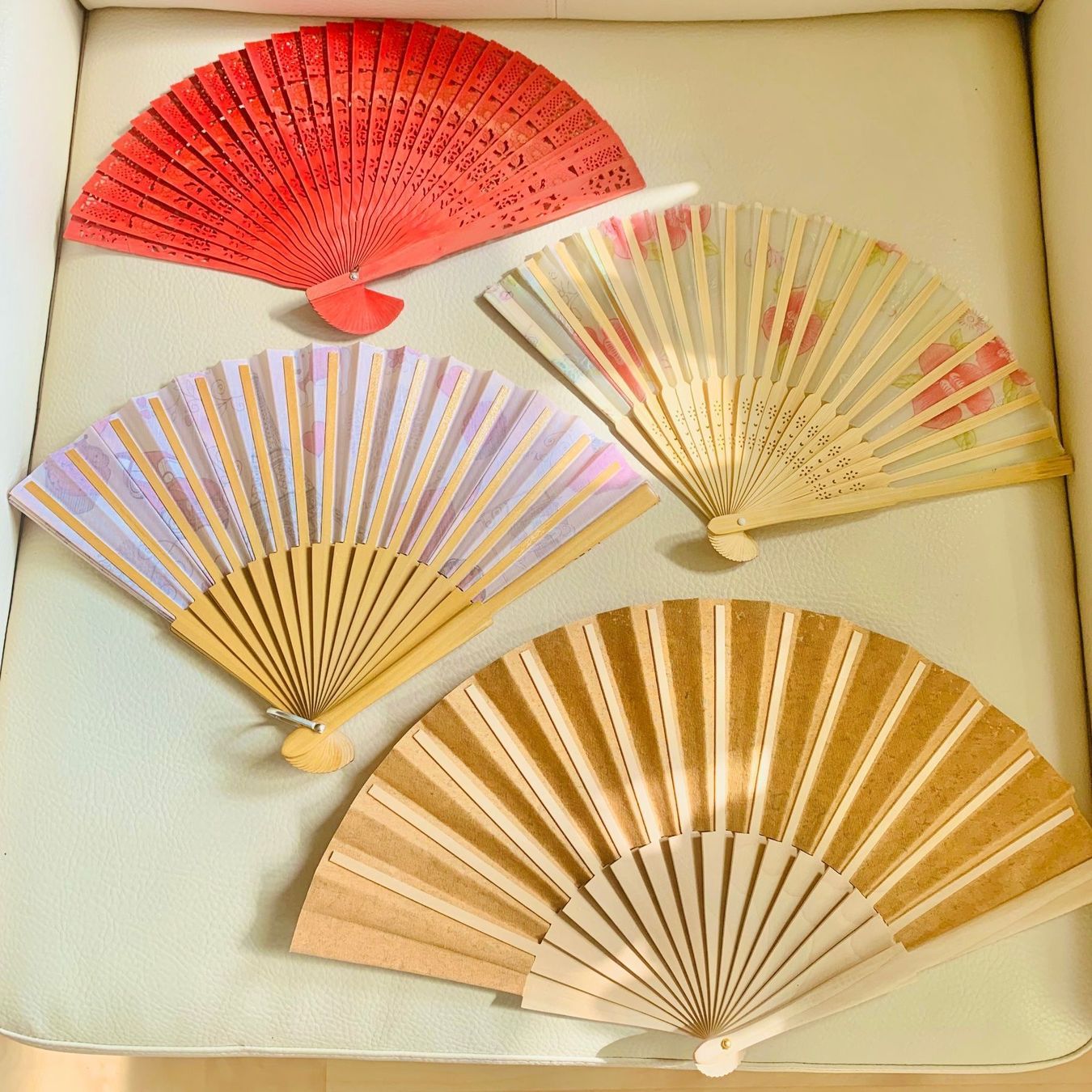 Ventilatori: 4 Fächer/ ventagli/ hand fan (NEW) – Nuovo e nell'imballaggio originale da Zürich venduto da Angela_Fashion_Lover 1