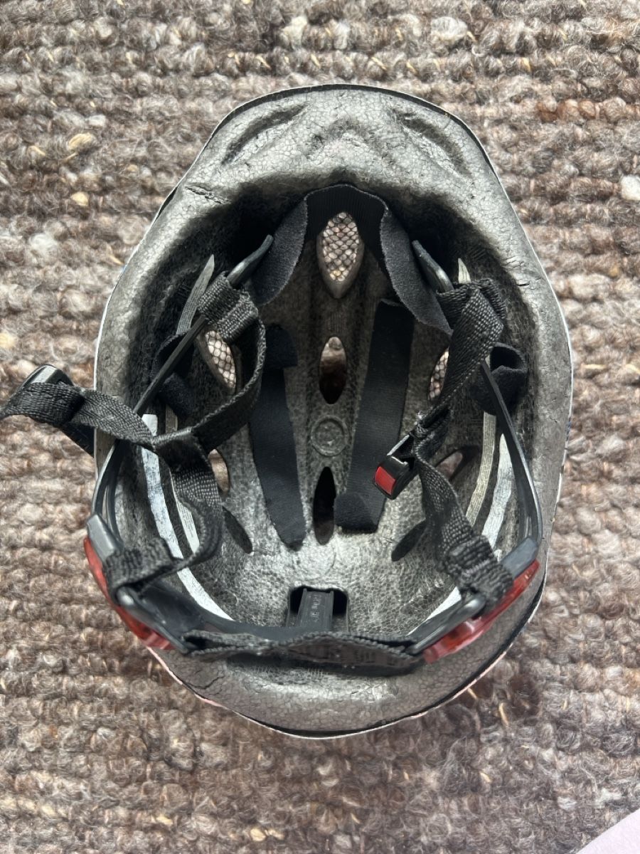 Giro Caschi: Giro Kinderhelm, 47-54 cm – Usato da Winterthur venduto da LeonoraCor 1