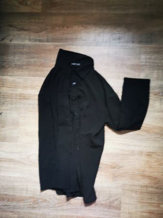 Schwarzes Hemd mit Kragen, Grösse S/M guter Zustand