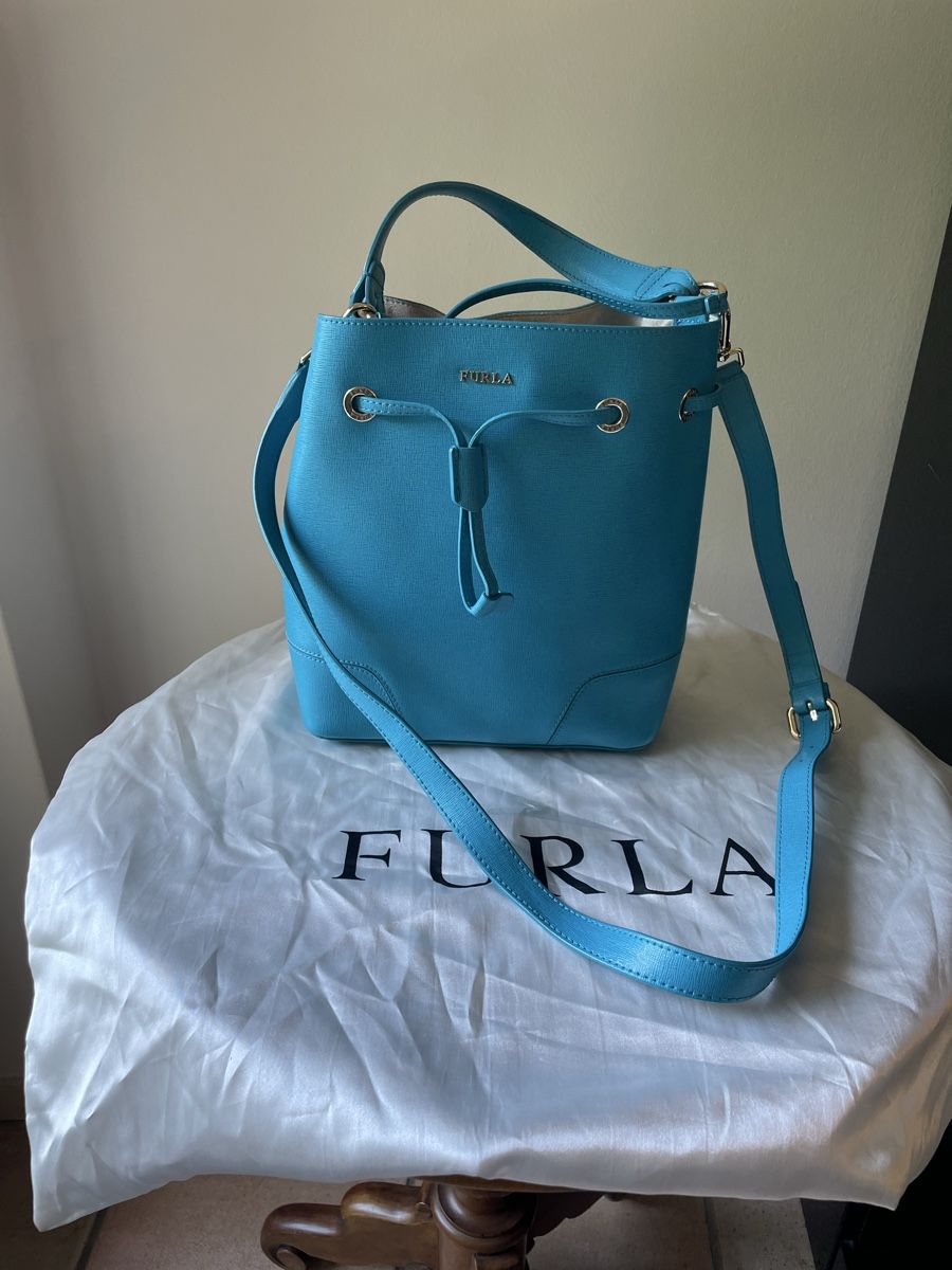 Furla Taschen für Damen: Vendo Borsa Furla originale - Modello secchiello turchese – Gebraucht aus Avegno von ReVibeRachele