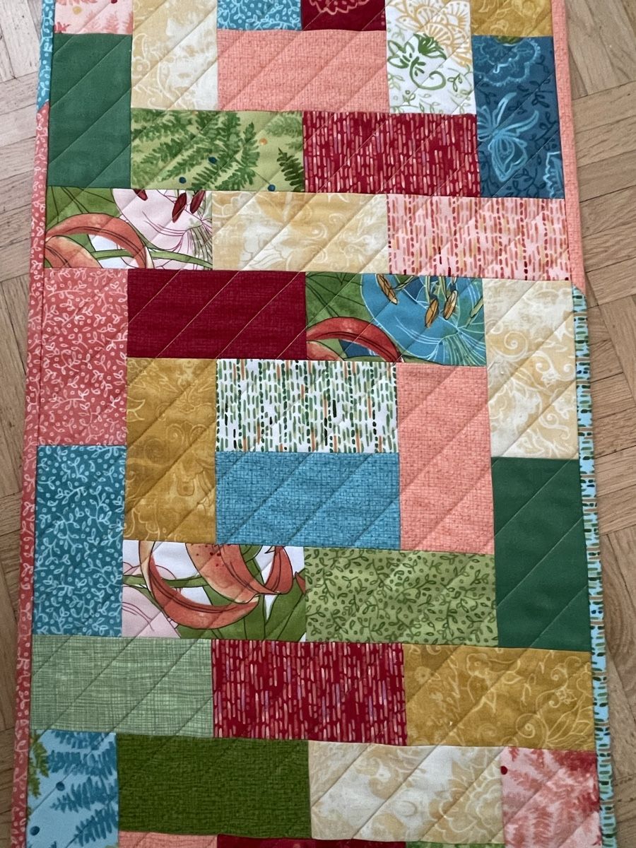 Stoffe: Chemin de table patchwork multicolore fait main – Neu und originalverpackt aus La Chaux-de-Fonds von NathalieM07 4