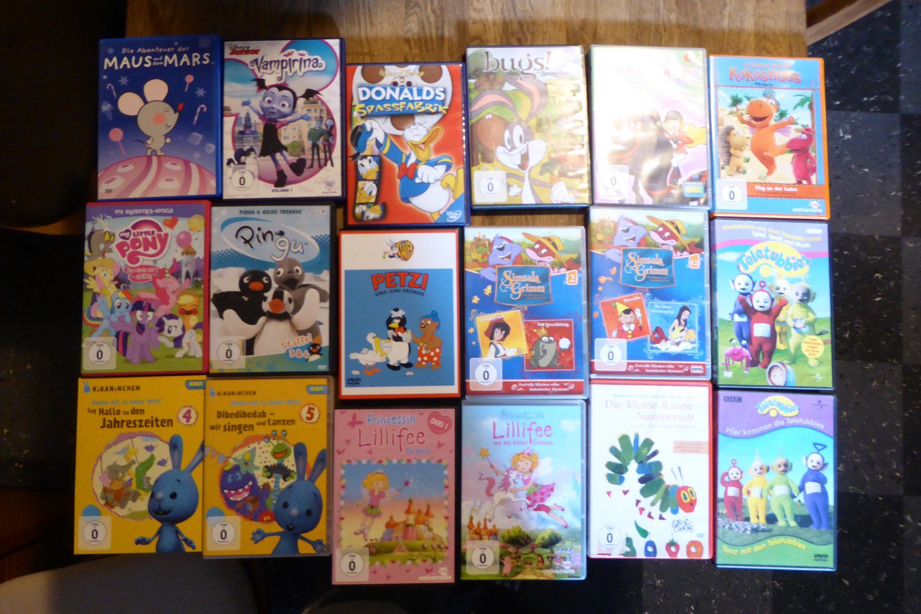 Tutti i DVDs: Riesiges DVD Paket Kinder Serien Animation – Usato da Allschwil venduto da Summelsarium 4