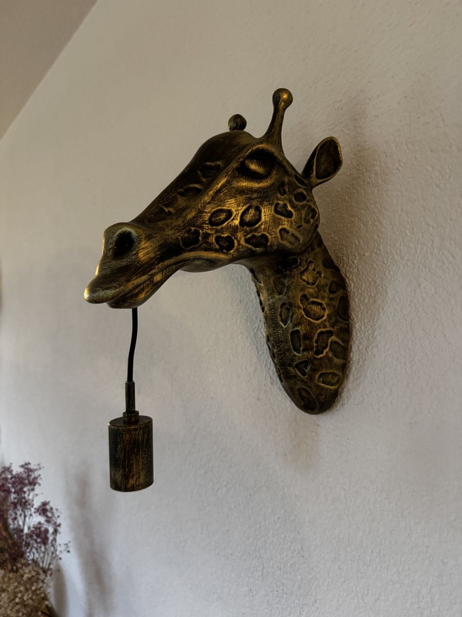 Lampade: Lindby Wandleuchte Nirvathia, 35 cm, Giraffe, messingfarben – Nuovo e nell'imballaggio originale da Büren zum Hof venduto da Glausersimon 1