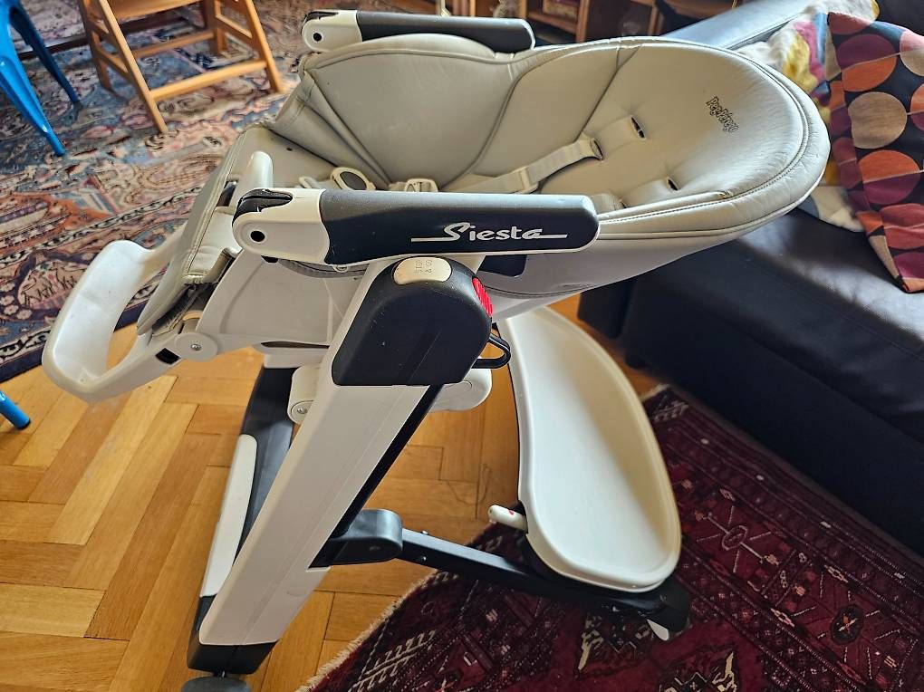Peg Perego Chaises hautes: LA chaise haute Peg Perego Siesta – D'occasion à Ste-Croix par gfamily 3