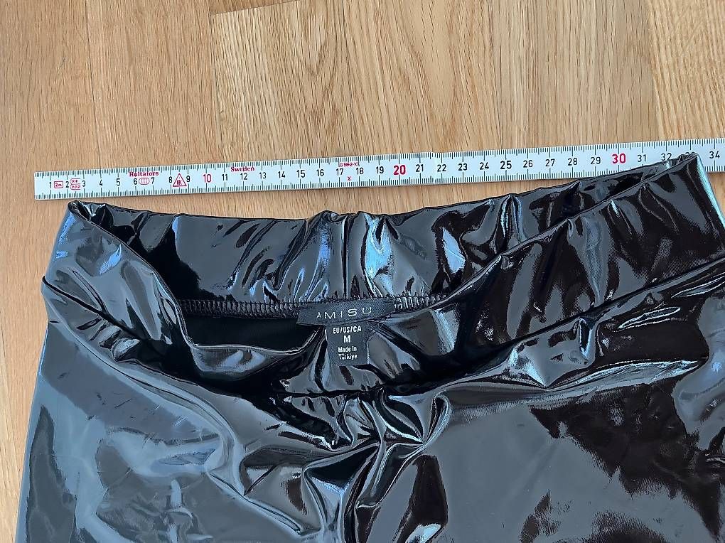 Pantaloni: Lackleder-Imitation Hose, M, Amisu – Usato da Breitenbach venduto da ani_tc2l 1