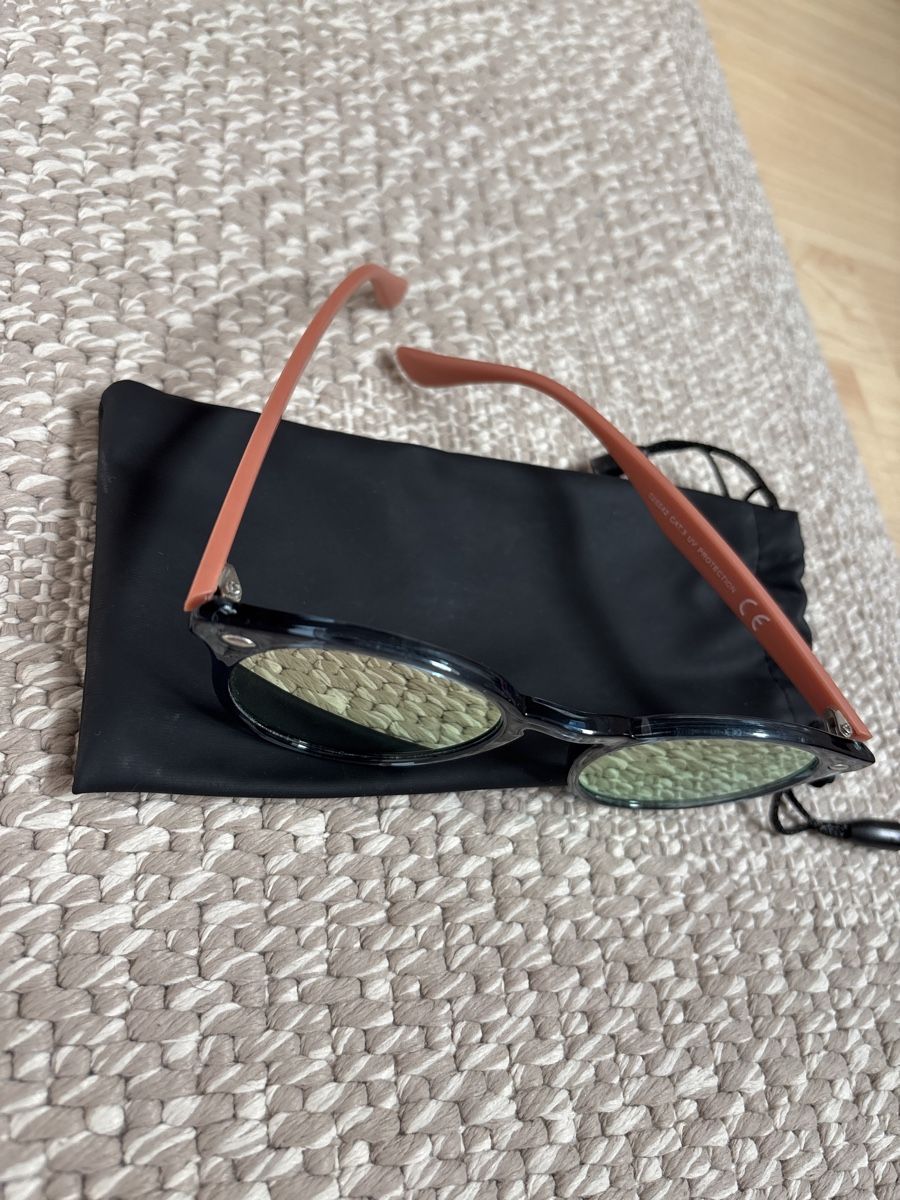 Lunettes & Verres: Sonnenbrille mit Etui – D'occasion à Wabern par est_jw6s 1