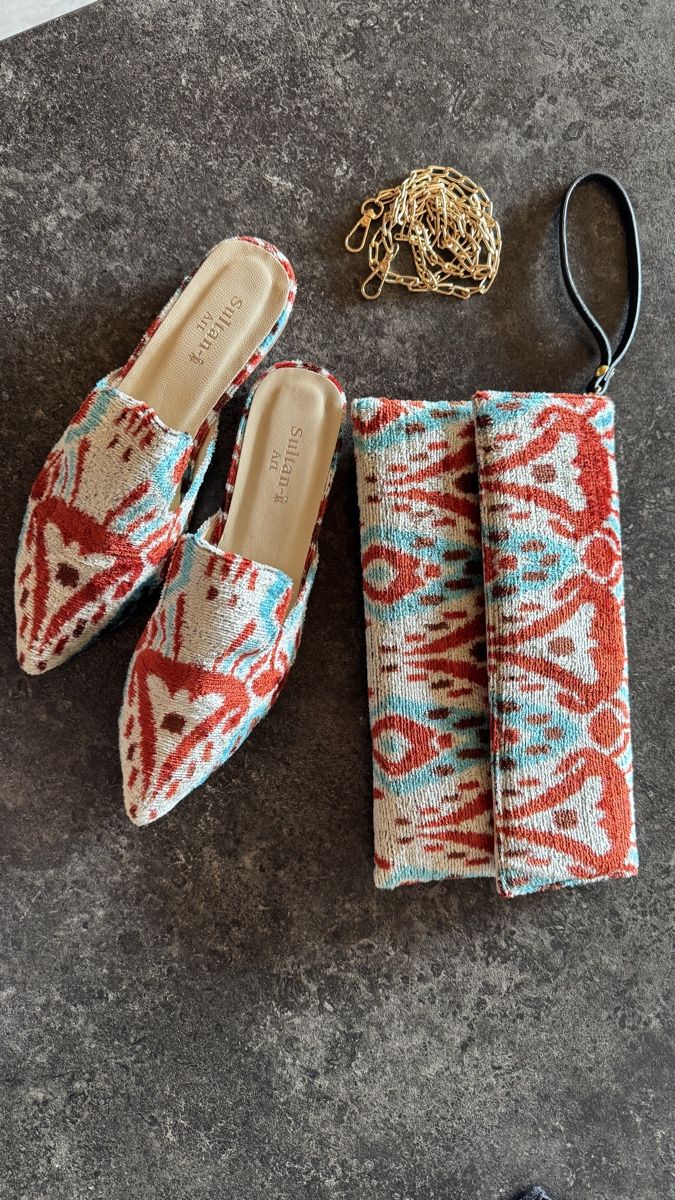 Scarpe da donna: Set aus Clutch und Slippers – Usato da Chur venduto da kastp