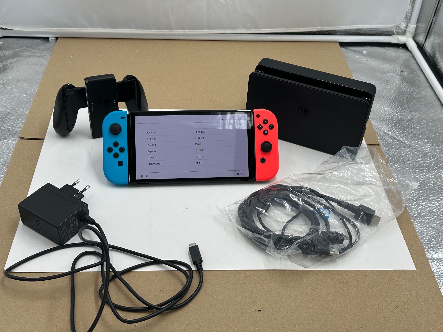 Nintendo Console: NINTENDO Switch OLED-Modell, Neon-Blau/Neon-Rot – Usato da Birmenstorf AG venduto da Distronics_SchweizAG 1