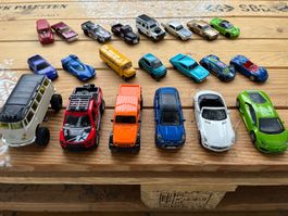 Sammlung Spielzeugautos: Rennwagen, Busse, SUV, Oldtimer 🚗