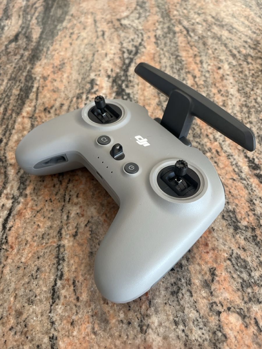 DJI Telecomandi: DJI FPV Remote Controller 2 grey like new condition – Nuovo (secondo la descrizione) da Cottens FR venduto da ginop