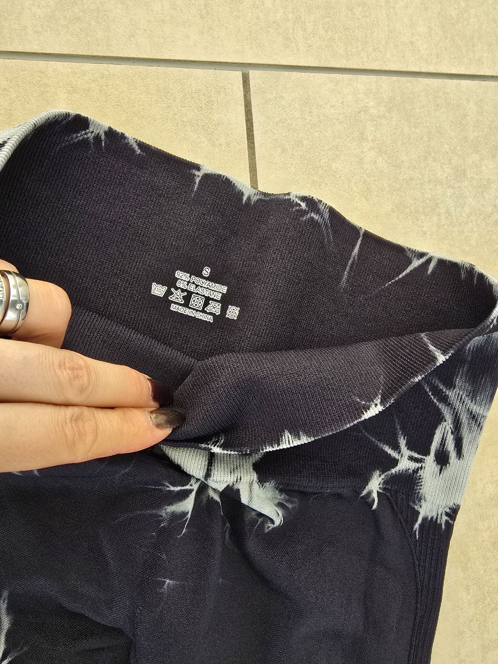 Leggings: Batik Sport Leggings - Grösse S – Nuovo e nell'imballaggio originale da Rickenbach b. Wil venduto da VeryLovelyThings 1