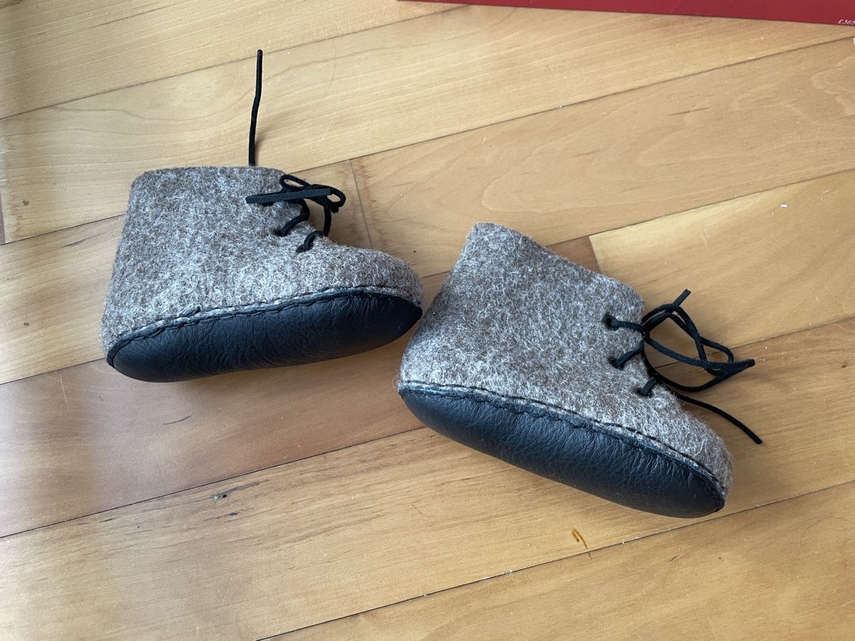 Lana: Handgemachte Wolle Babyschuhe mit Ledersohle – Usato da Adliswil venduto da Udarius 1