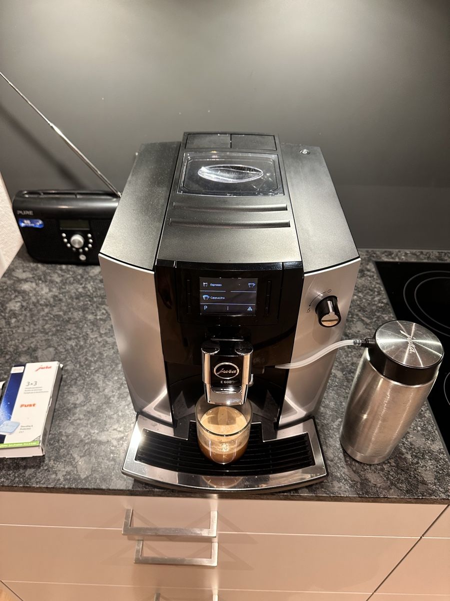 Jura Kaffeemaschinen & Espressomaschinen: Jura E600 ab Service – Gebraucht aus Bern von AliceHo 4