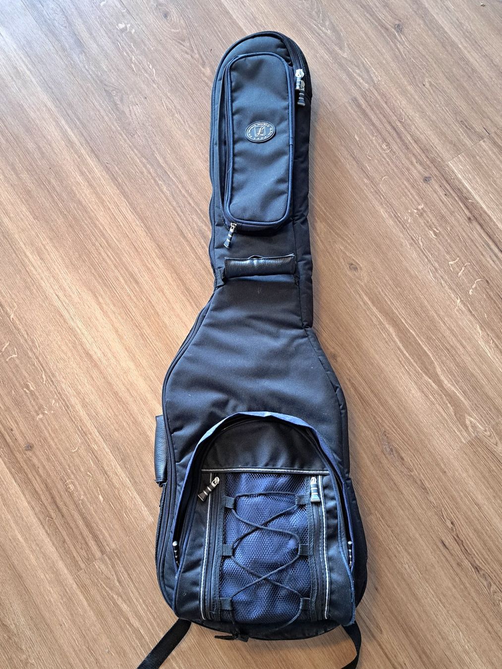 Strumenti musicali: E-Bass mit Ständer & Bag – Usato da Au SG venduto da tigergehtsurfen 5